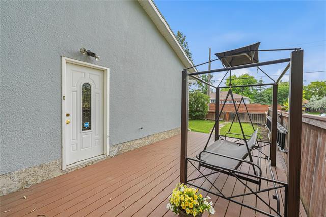 147 Talon Bay, Winnipeg, MB - Outdoor With Exterior