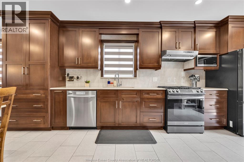 4239 Marlo, Windsor, ON - Indoor Photo Showing Kitchen