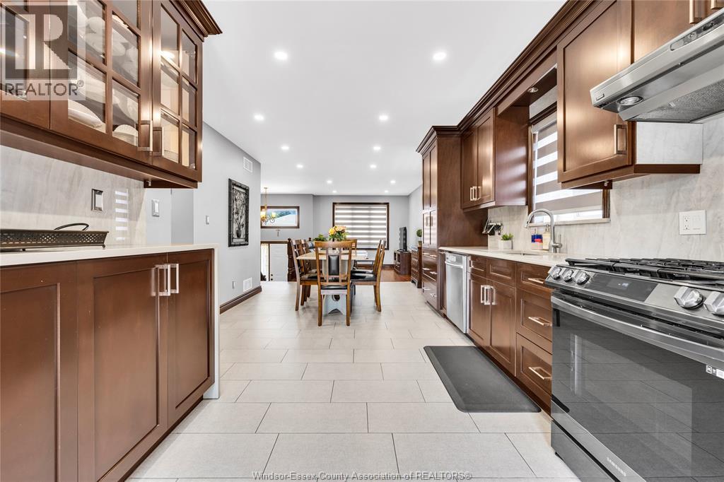 4239 Marlo, Windsor, ON - Indoor Photo Showing Kitchen With Upgraded Kitchen