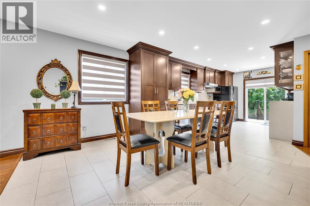 4239 Marlo, Windsor, ON - Indoor Photo Showing Dining Room