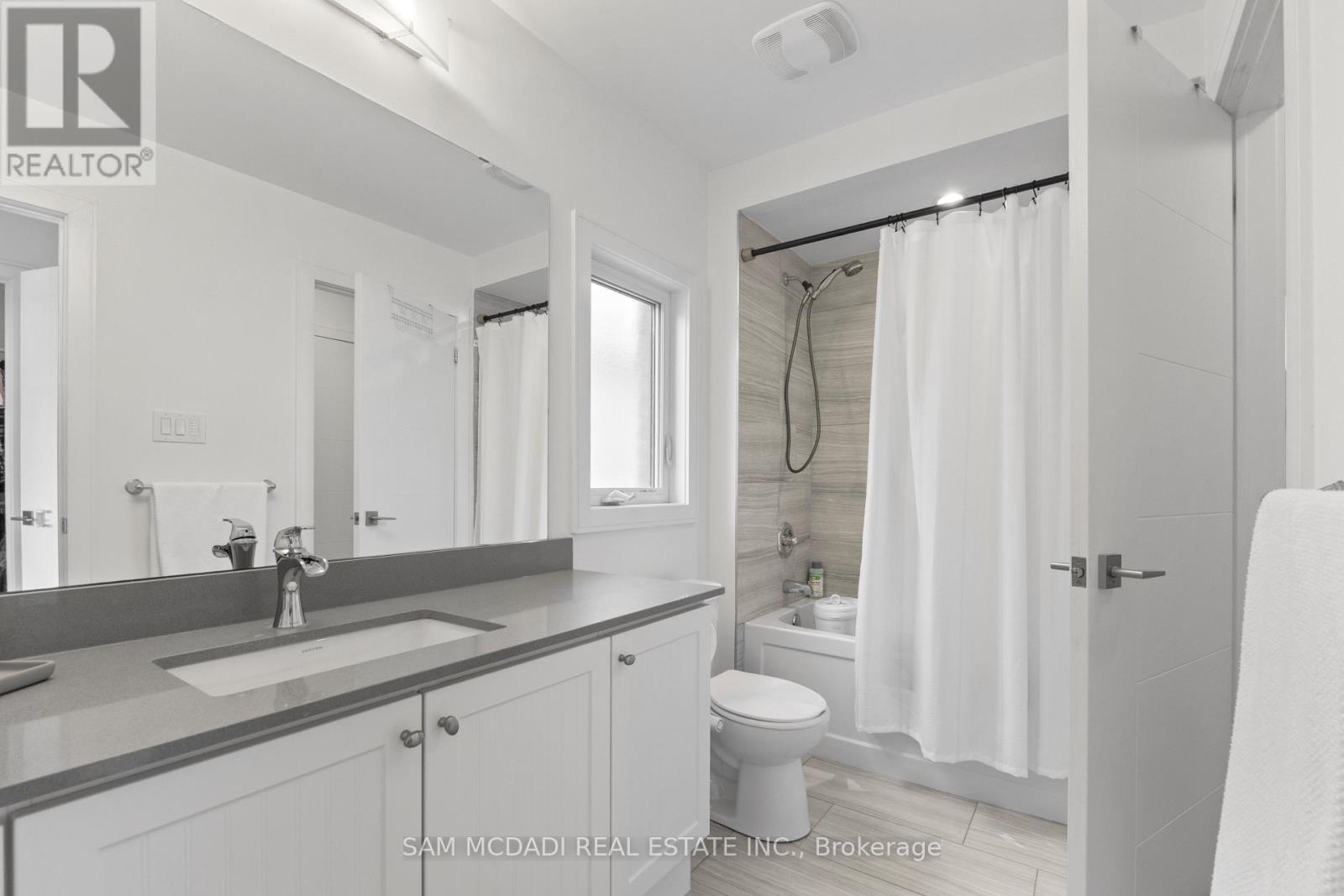 1120 Beachcomber Road, Mississauga, ON - Indoor Photo Showing Bathroom