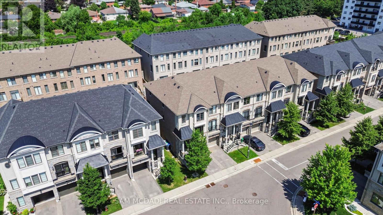 1120 Beachcomber Road, Mississauga, ON - Outdoor With Facade
