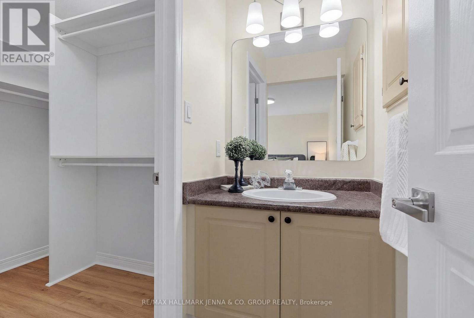 3 Redding Way, Ottawa, ON - Indoor Photo Showing Bathroom