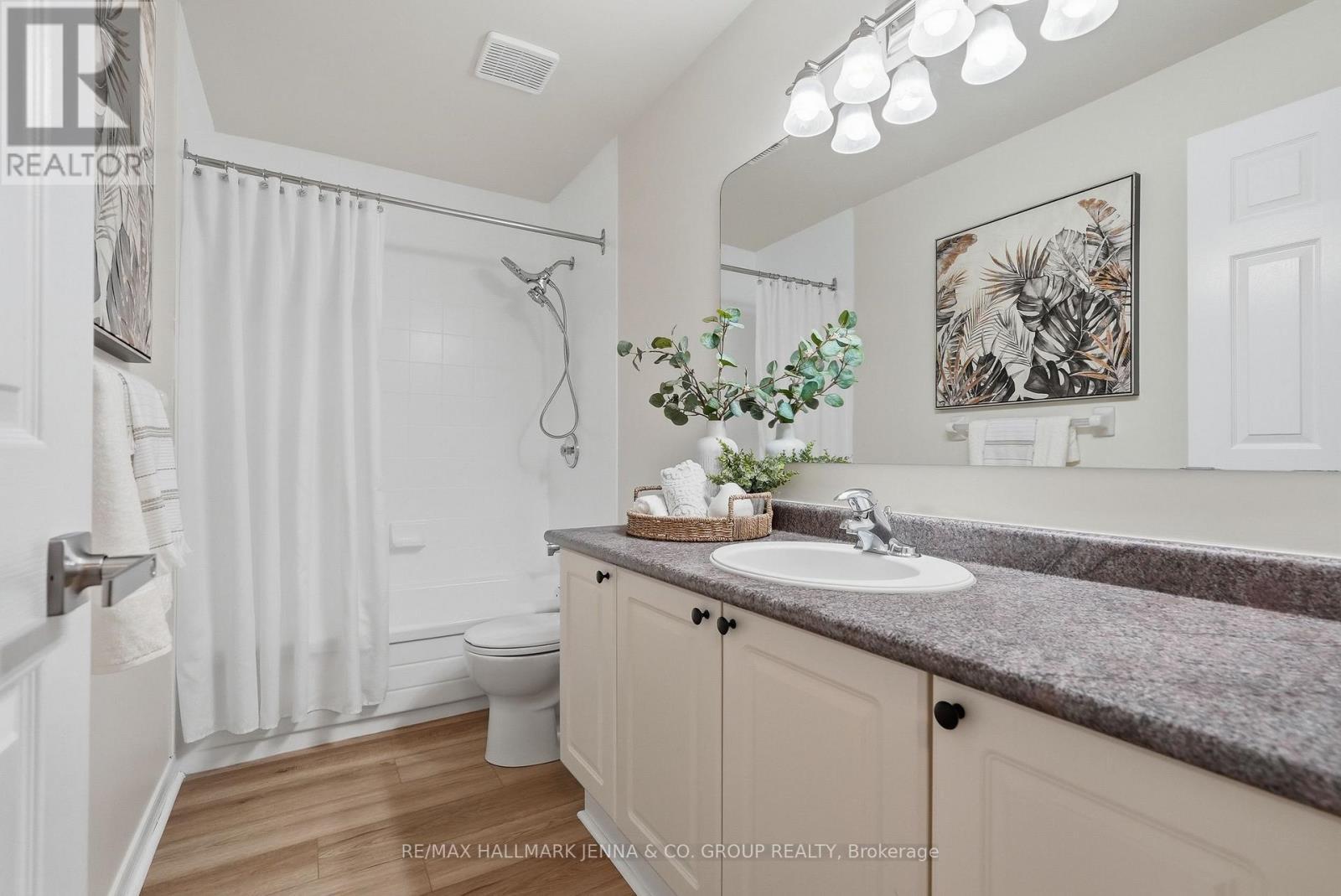 3 Redding Way, Ottawa, ON - Indoor Photo Showing Bathroom