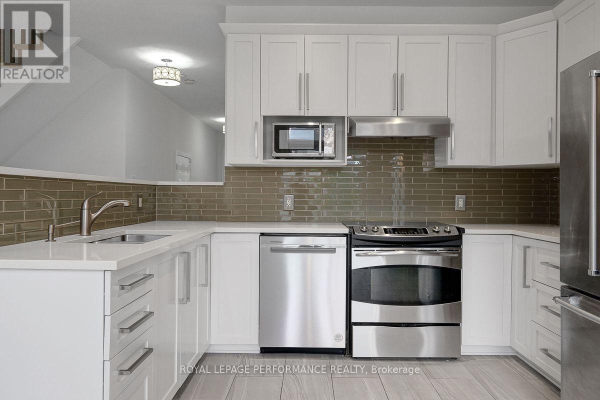 171 Trail Side Circle, Ottawa, ON - Indoor Photo Showing Kitchen With Upgraded Kitchen