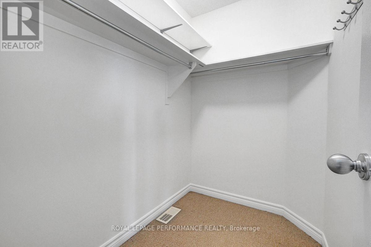 171 Trail Side Circle, Ottawa, ON - Indoor With Storage