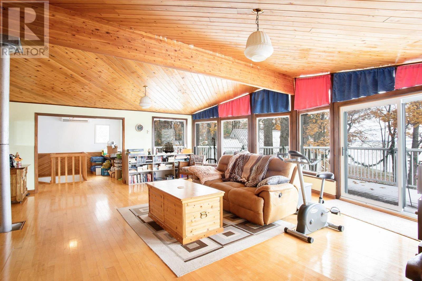 4463 Second Line West, Prince Township, ON - Indoor