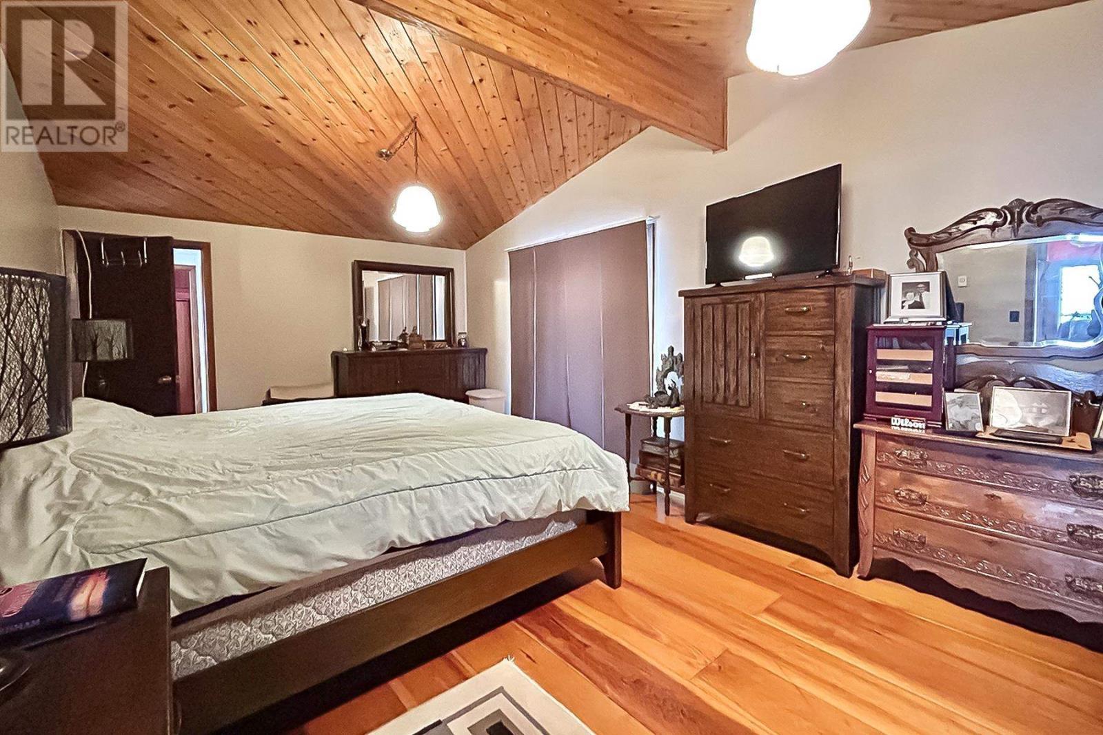 4463 Second Line West, Prince Township, ON - Indoor Photo Showing Bedroom