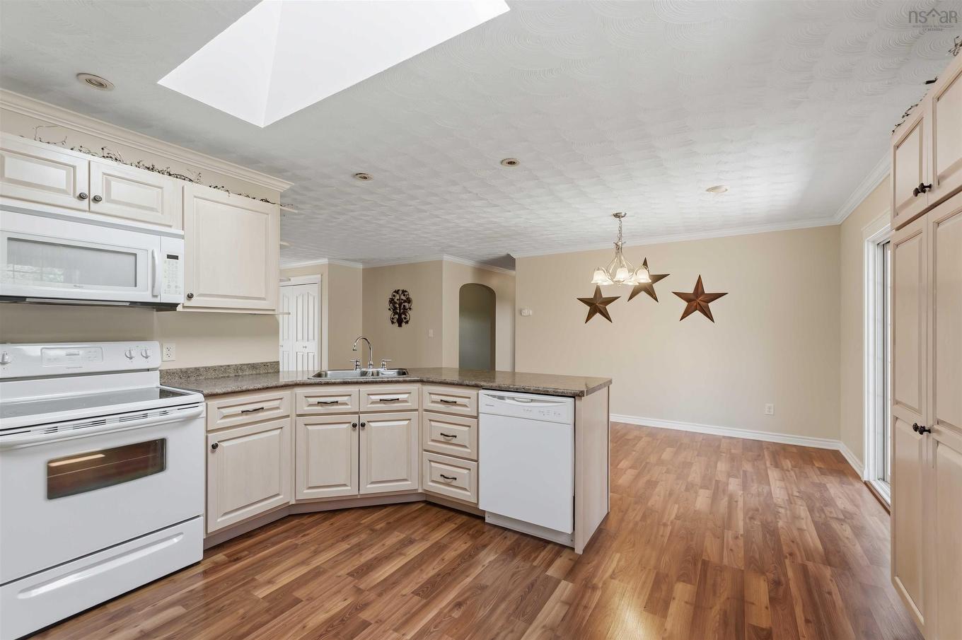 62 Shreve Street, Digby, NS - Indoor Photo Showing Kitchen