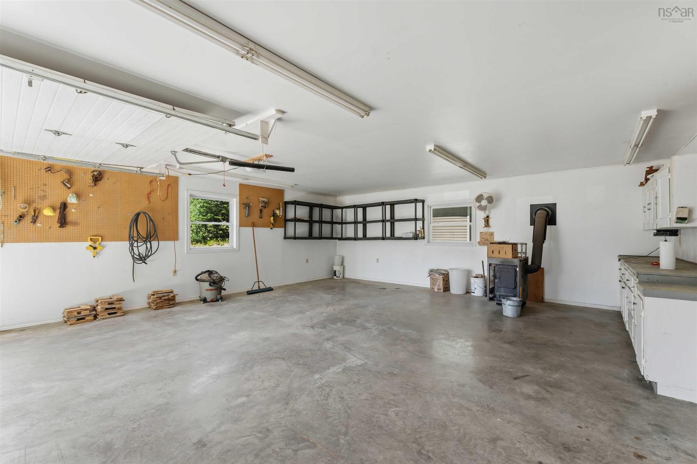 62 Shreve Street, Digby, NS - Indoor Photo Showing Garage