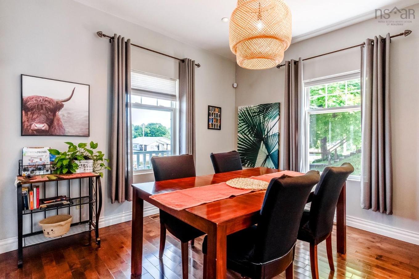 33 Beacon Street, Amherst, NS - Indoor Photo Showing Dining Room