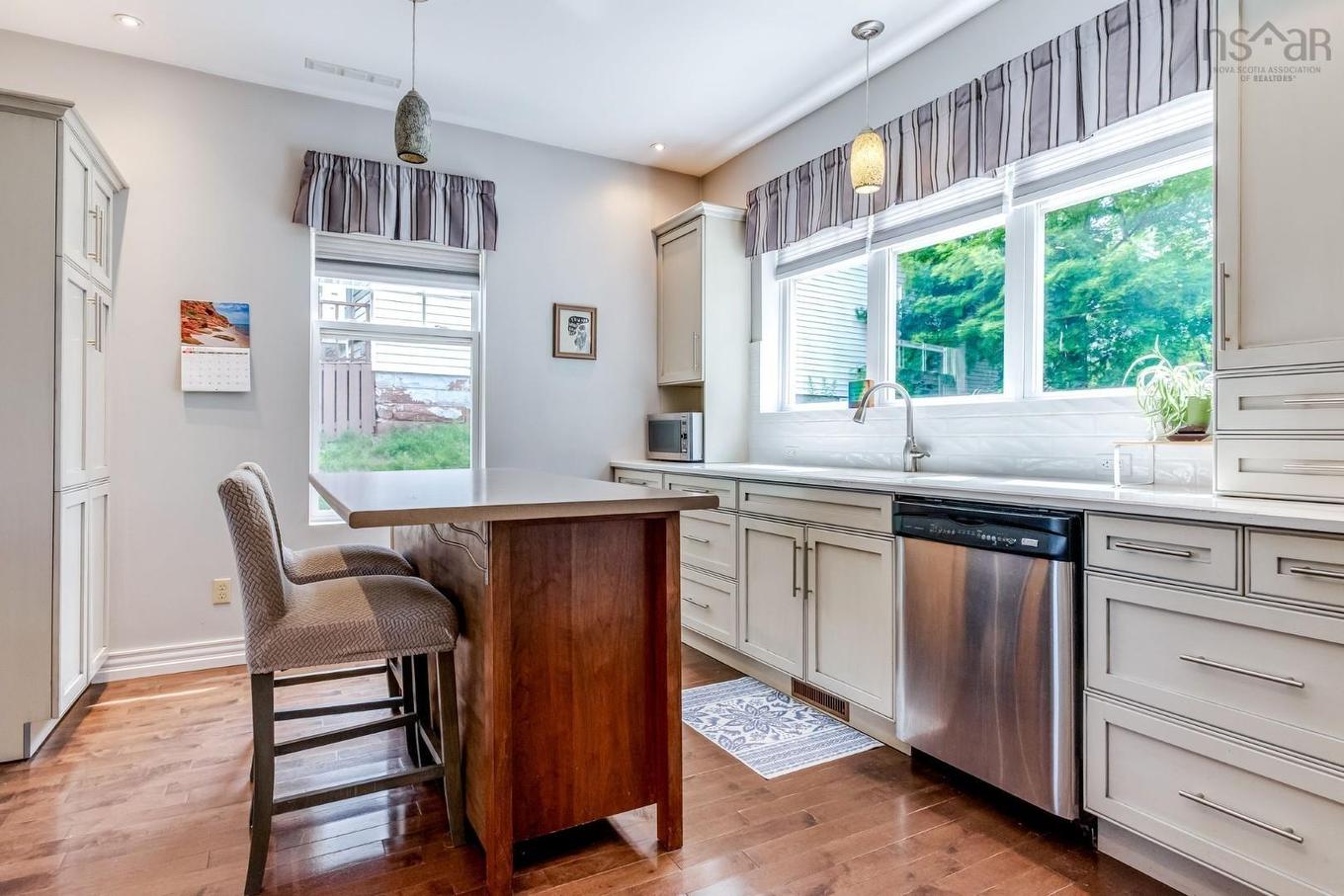 33 Beacon Street, Amherst, NS - Indoor Photo Showing Kitchen