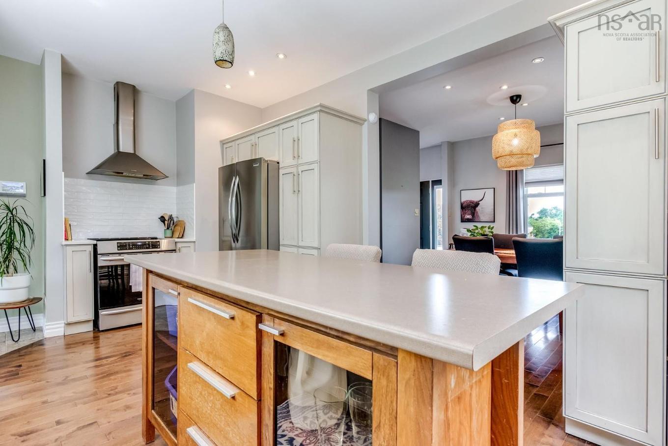 33 Beacon Street, Amherst, NS - Indoor Photo Showing Kitchen With Upgraded Kitchen