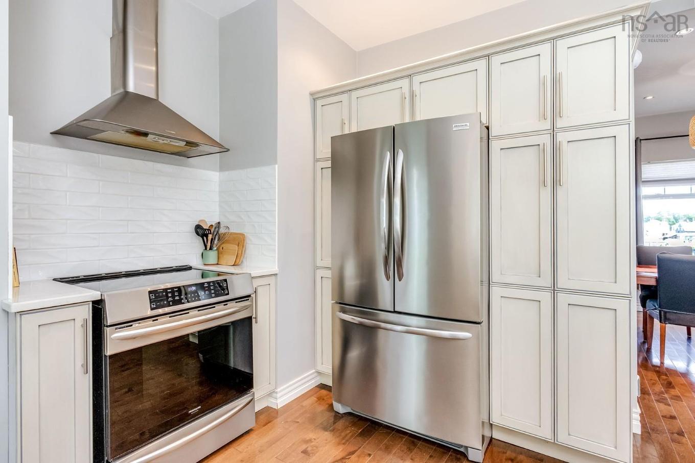 33 Beacon Street, Amherst, NS - Indoor Photo Showing Kitchen