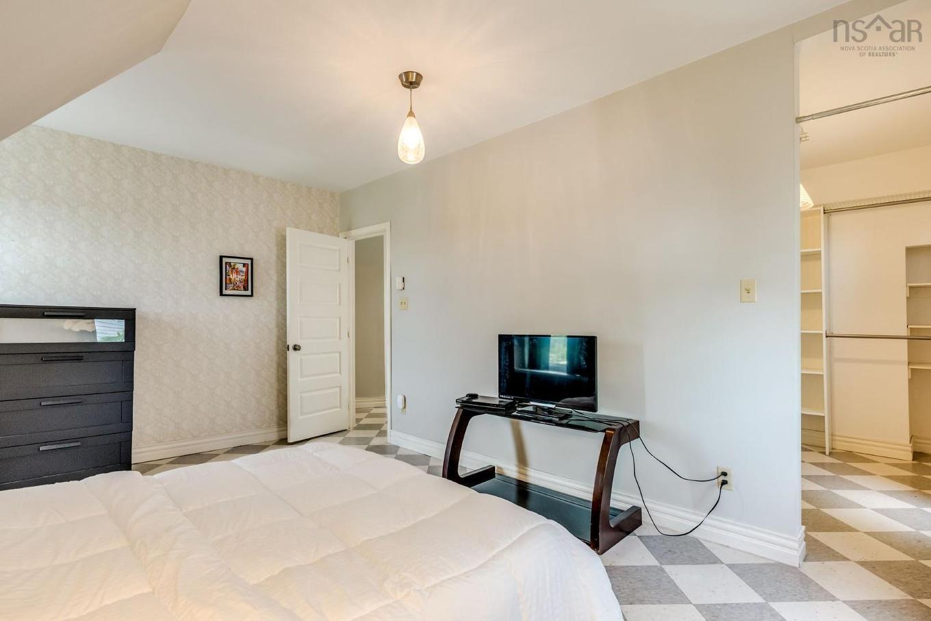 33 Beacon Street, Amherst, NS - Indoor Photo Showing Bedroom