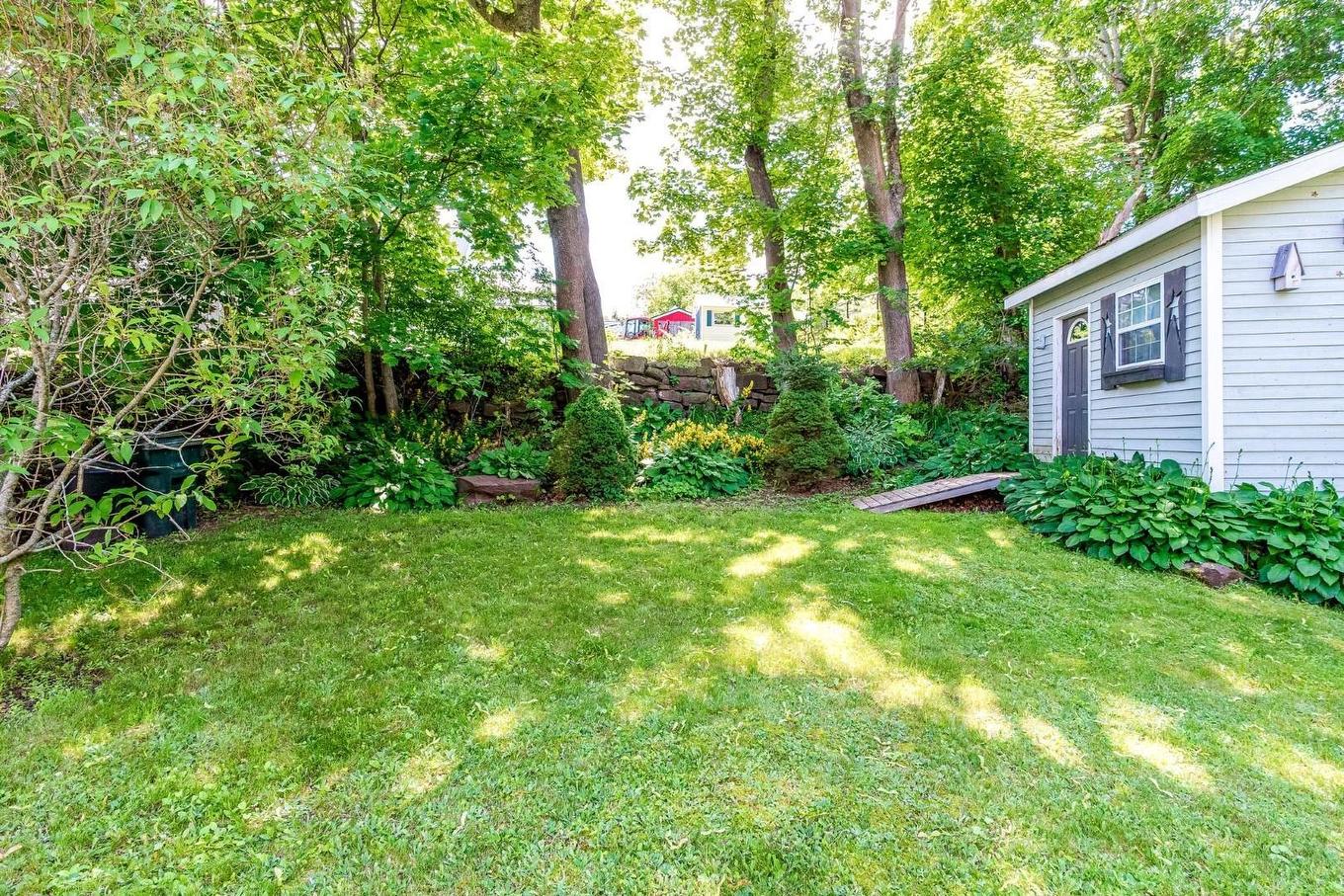 33 Beacon Street, Amherst, NS - Outdoor