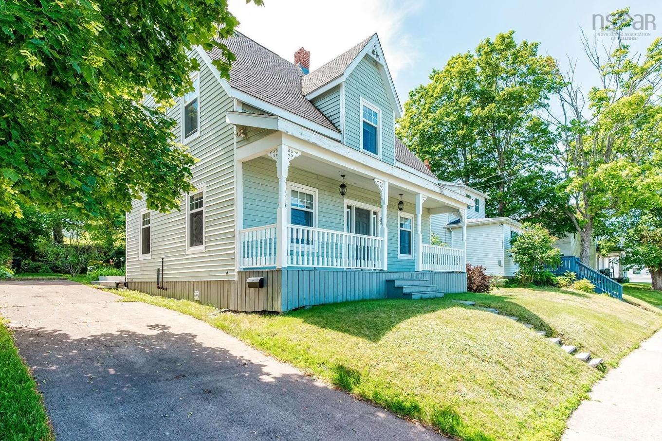33 Beacon Street, Amherst, NS - Outdoor With Deck Patio Veranda