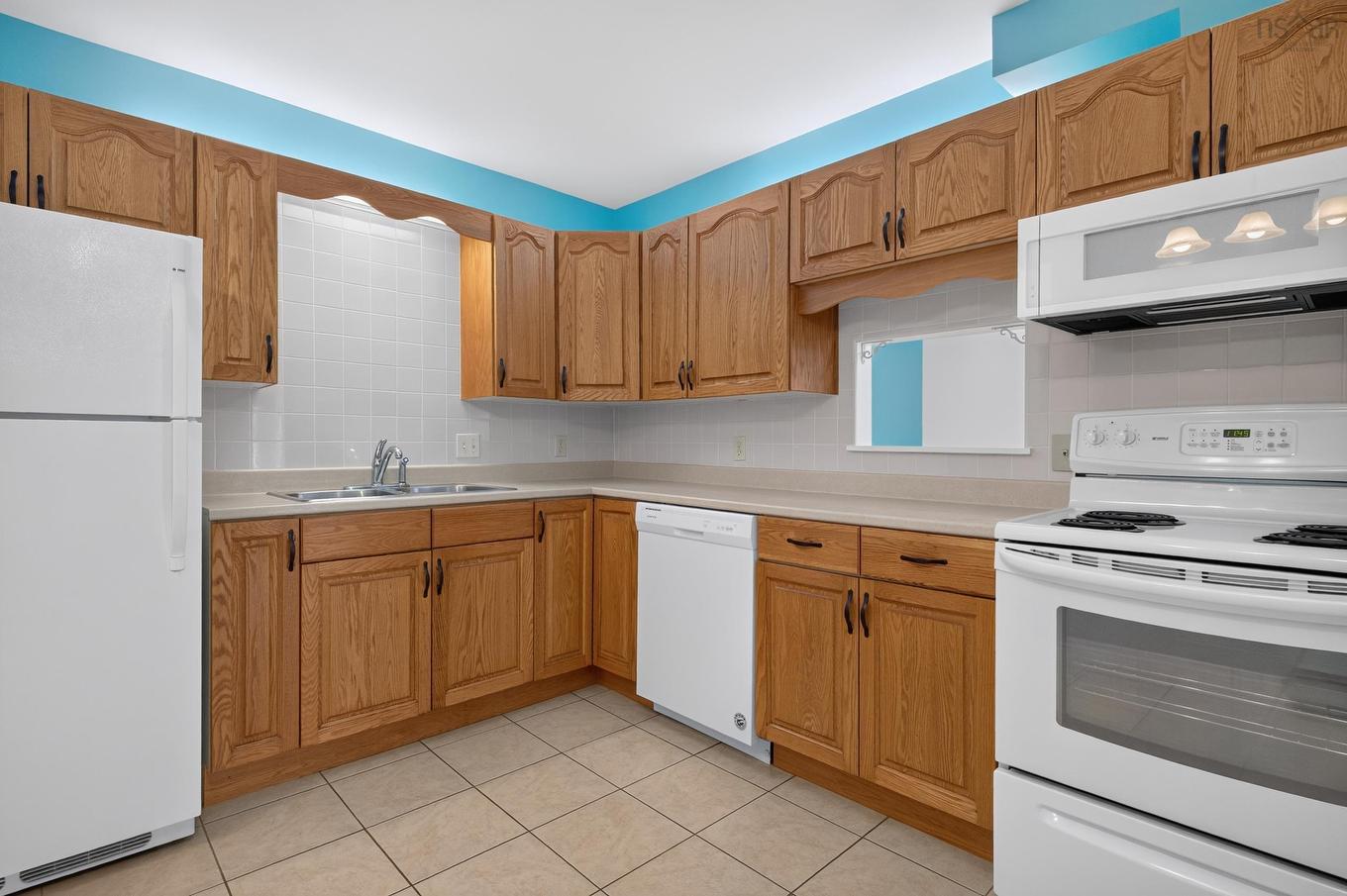 206 403 Prince Street, Truro, NS - Indoor Photo Showing Kitchen With Double Sink