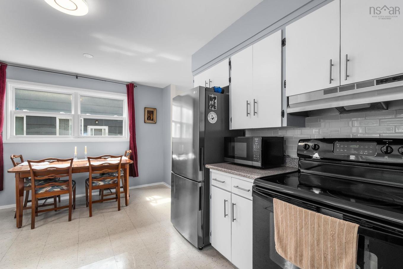 484 Spring Avenue, Dartmouth, NS - Indoor Photo Showing Kitchen