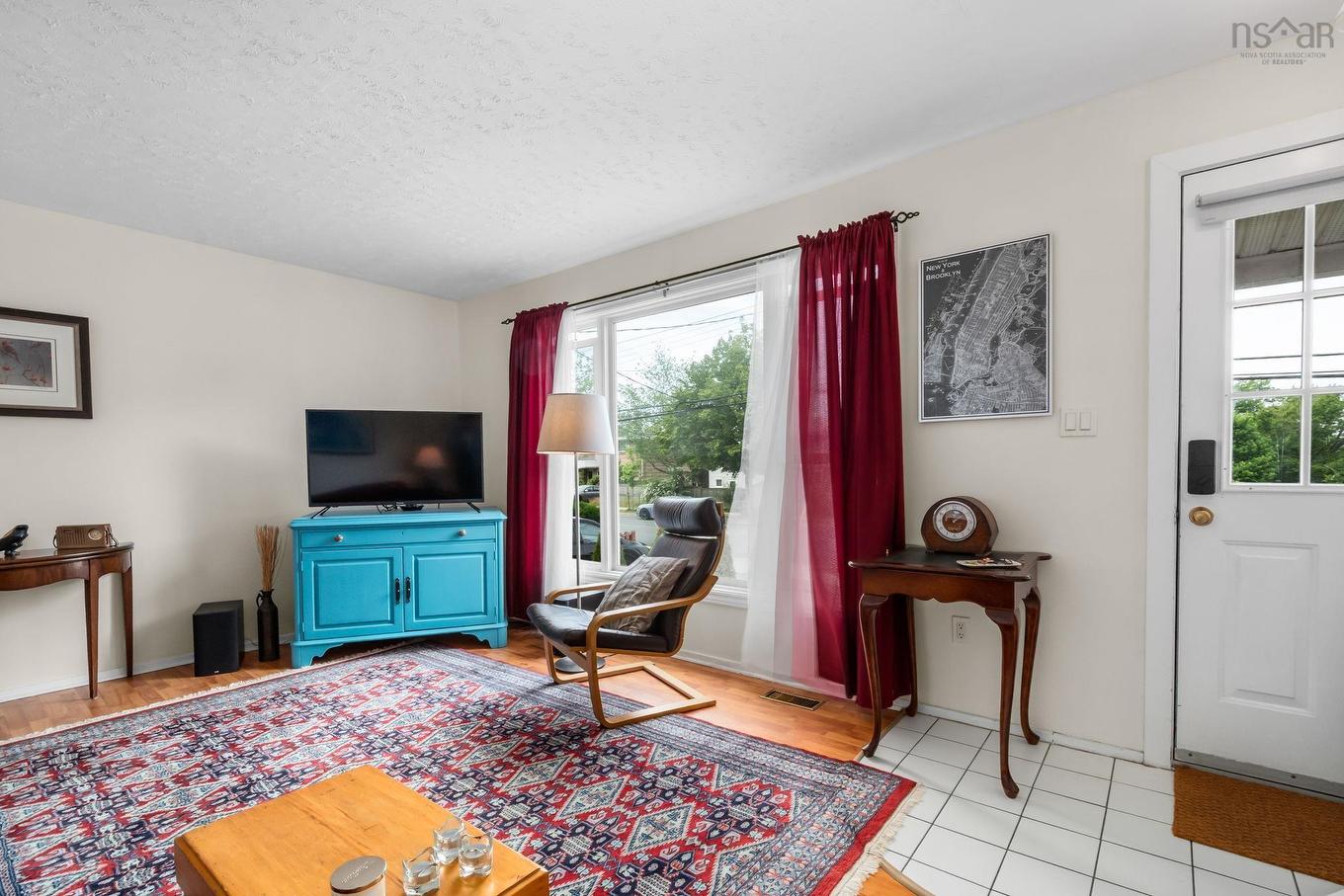 484 Spring Avenue, Dartmouth, NS - Indoor