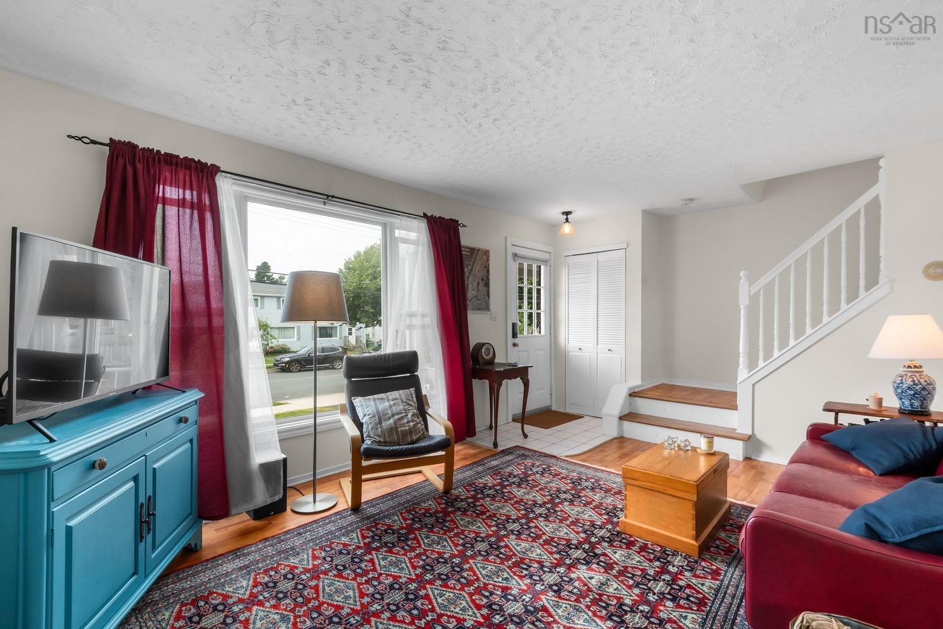 484 Spring Avenue, Dartmouth, NS - Indoor Photo Showing Living Room