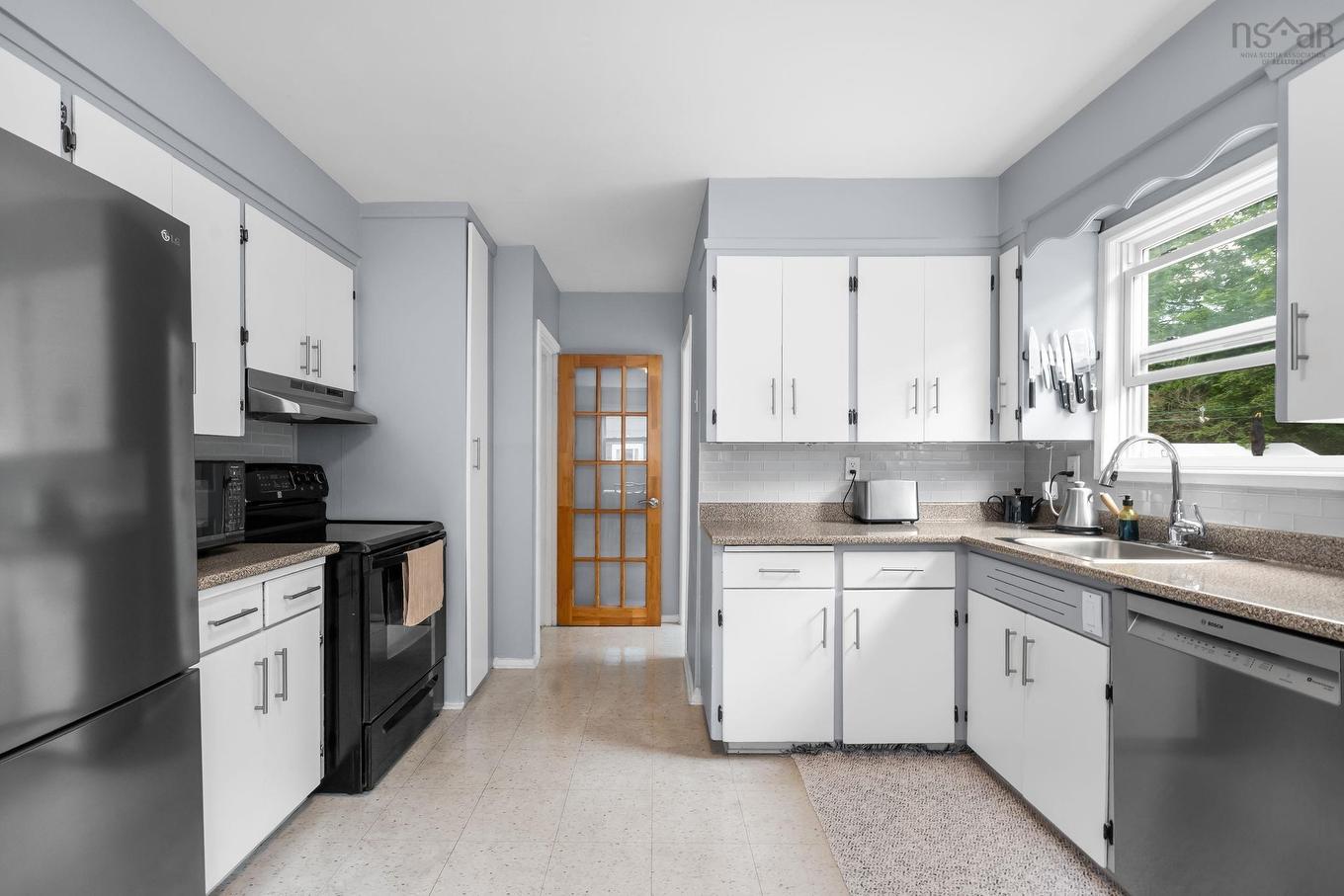 484 Spring Avenue, Dartmouth, NS - Indoor Photo Showing Kitchen