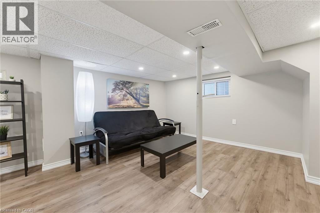 735 Dunn Avenue, Hamilton, ON - Indoor Photo Showing Other Room