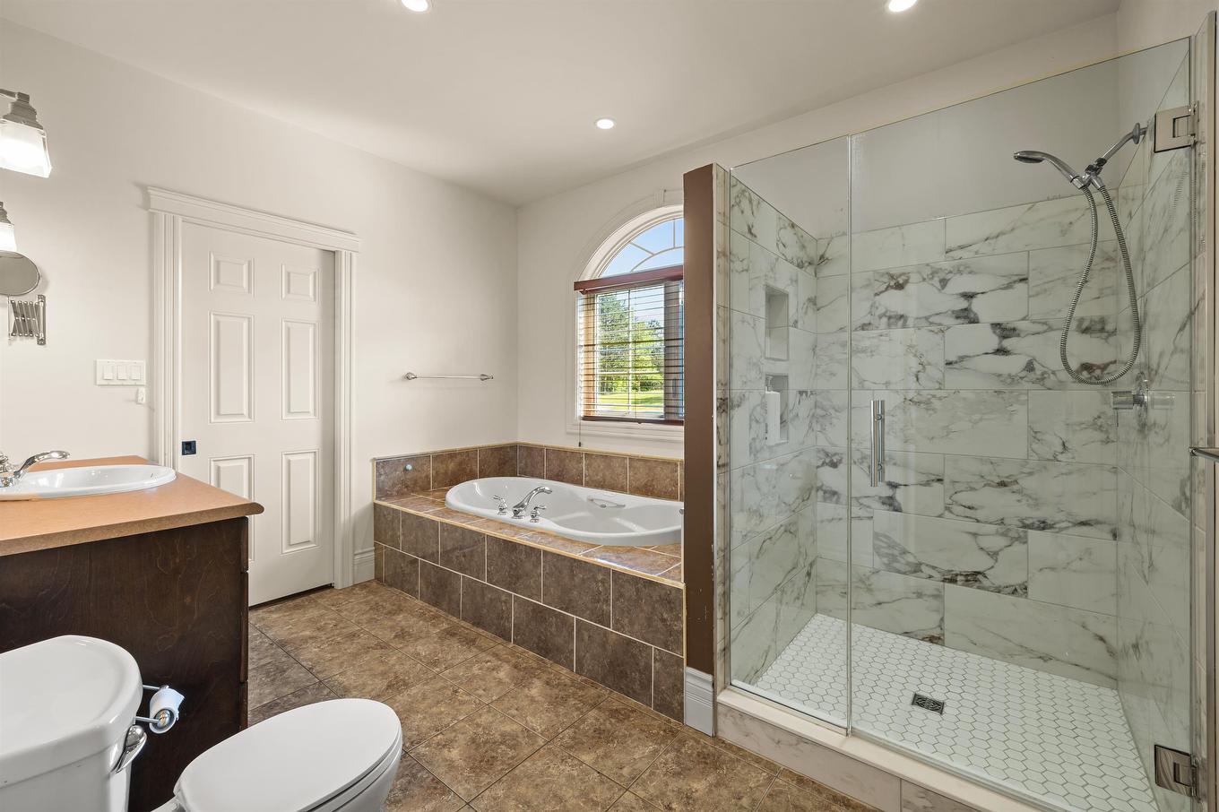 40 Sunset Drive, Souris, PE - Indoor Photo Showing Bathroom