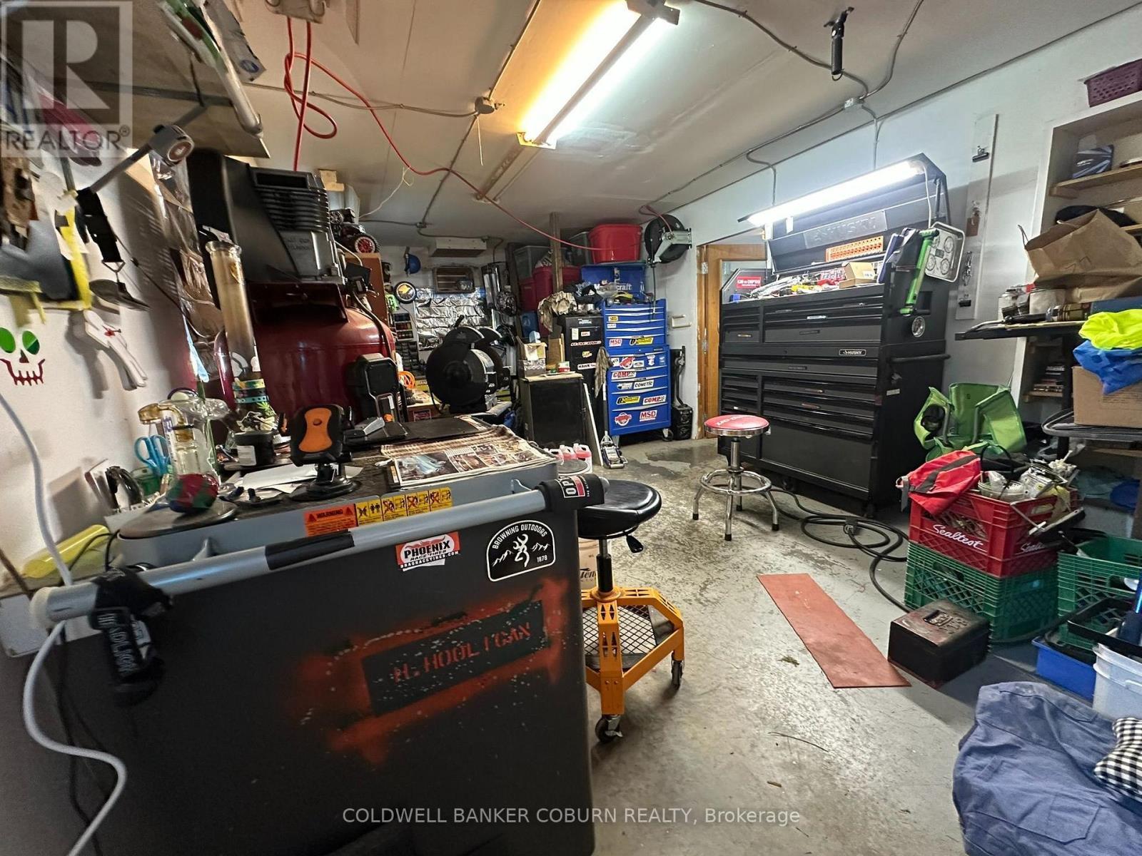 Workshop area - 2 Mclean Boulevard W, Augusta, ON - Indoor