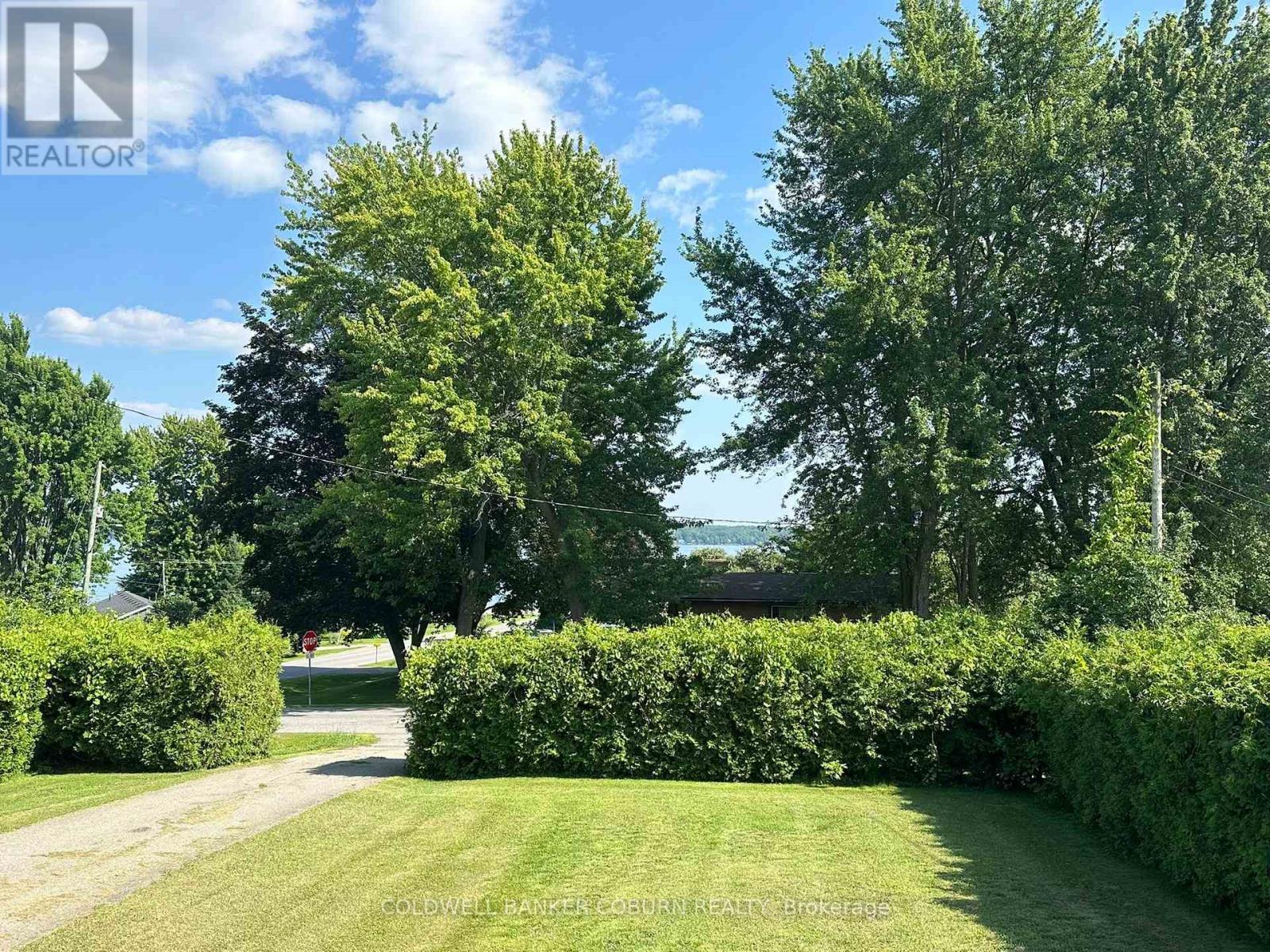 Front yard - 2 Mclean Boulevard W, Augusta, ON - Outdoor
