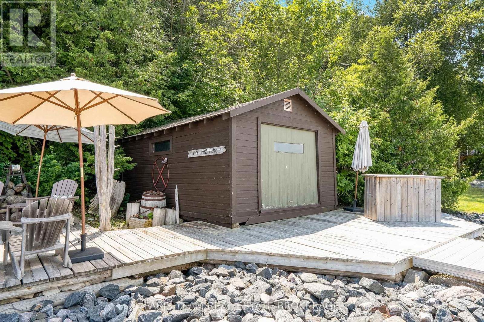 108 Shoreline Road, Tiny, ON - Outdoor With Deck Patio Veranda