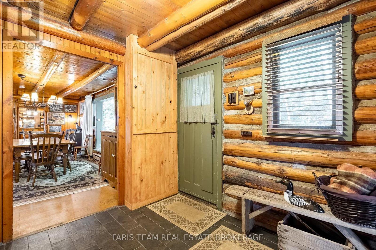 108 Shoreline Road, Tiny, ON - Indoor Photo Showing Other Room
