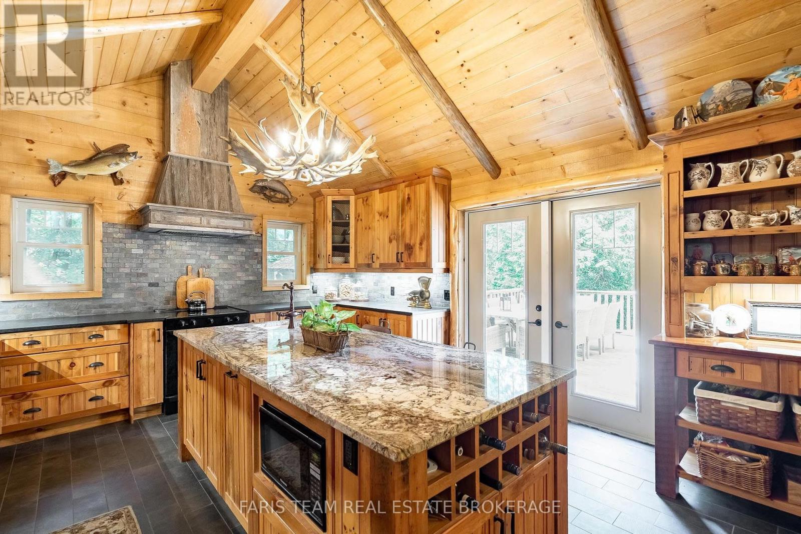108 Shoreline Road, Tiny, ON - Indoor Photo Showing Kitchen