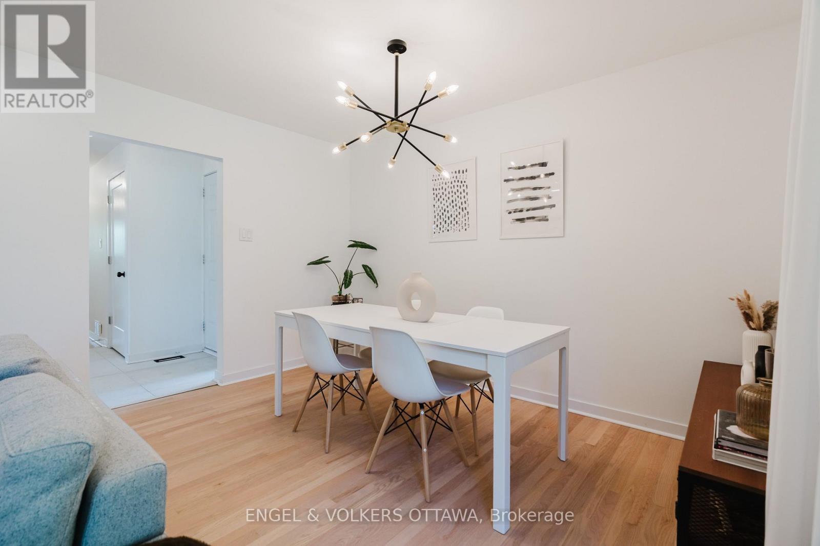 2995 Cowan Crescent, Ottawa, ON - Indoor Photo Showing Dining Room