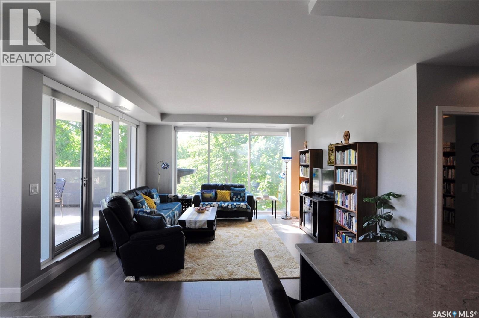 302 637 University Drive, Saskatoon, SK - Indoor Photo Showing Living Room
