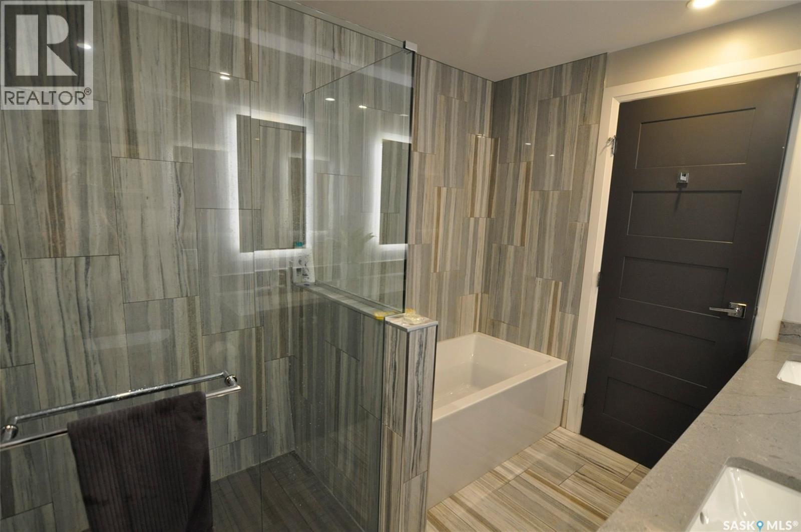 302 637 University Drive, Saskatoon, SK - Indoor Photo Showing Bathroom