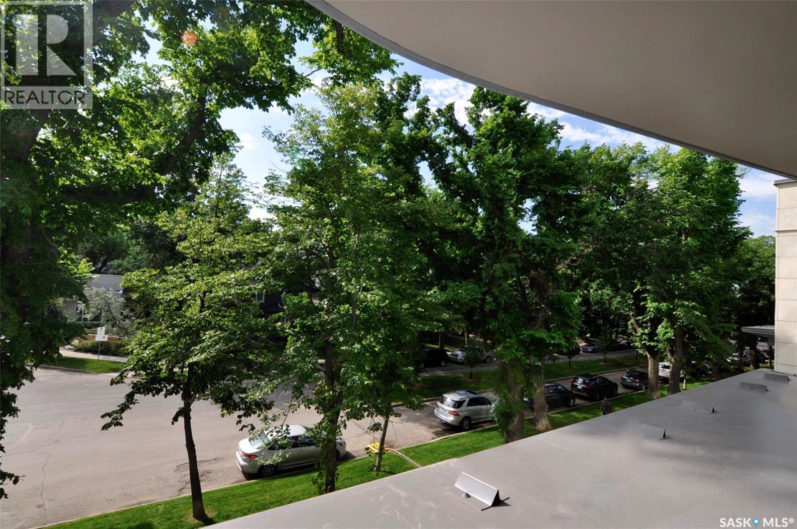 302 637 University Drive, Saskatoon, SK - Outdoor