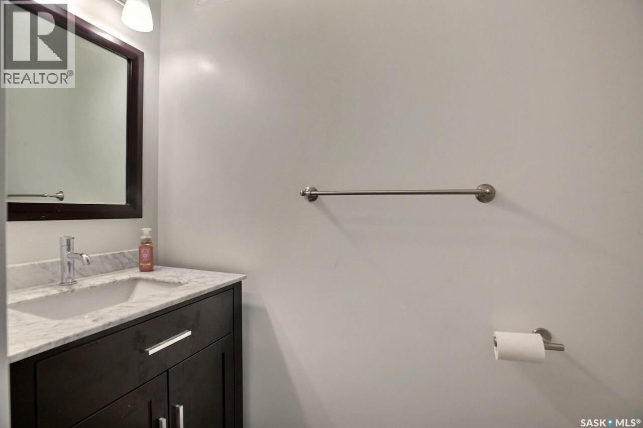 3544 Basswood Grove, Regina, SK - Indoor Photo Showing Bathroom