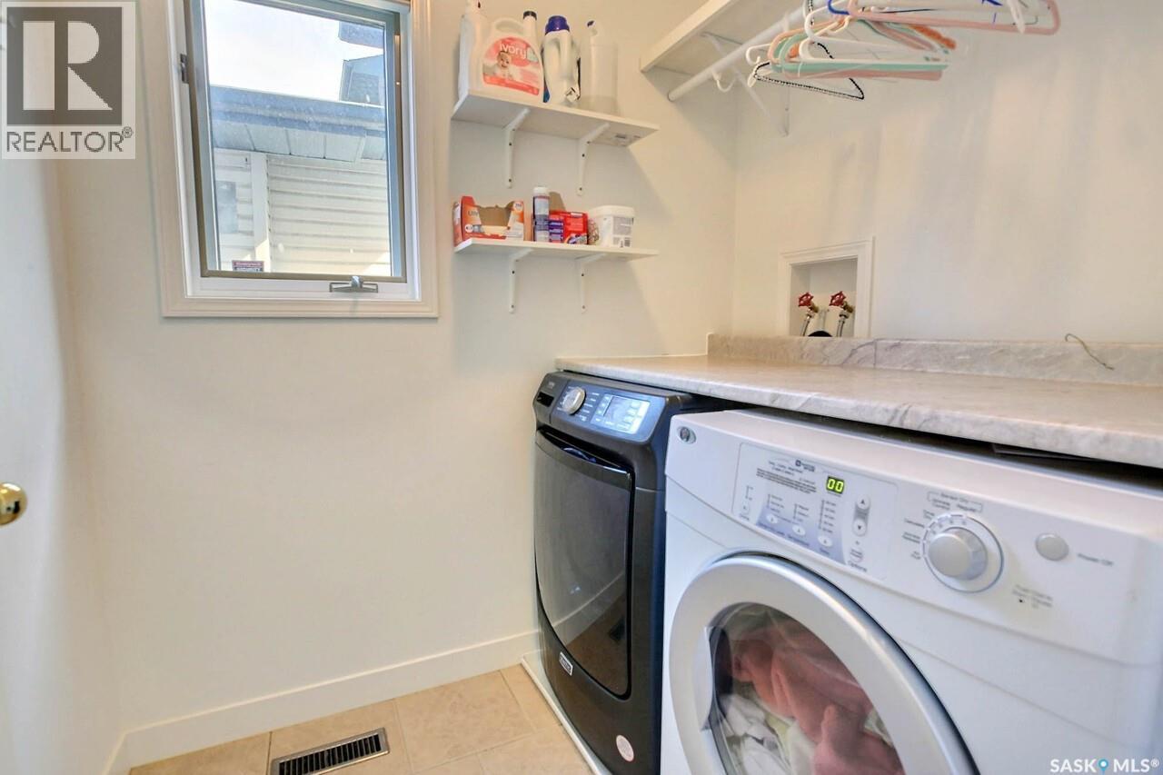 3544 Basswood Grove, Regina, SK - Indoor Photo Showing Laundry Room
