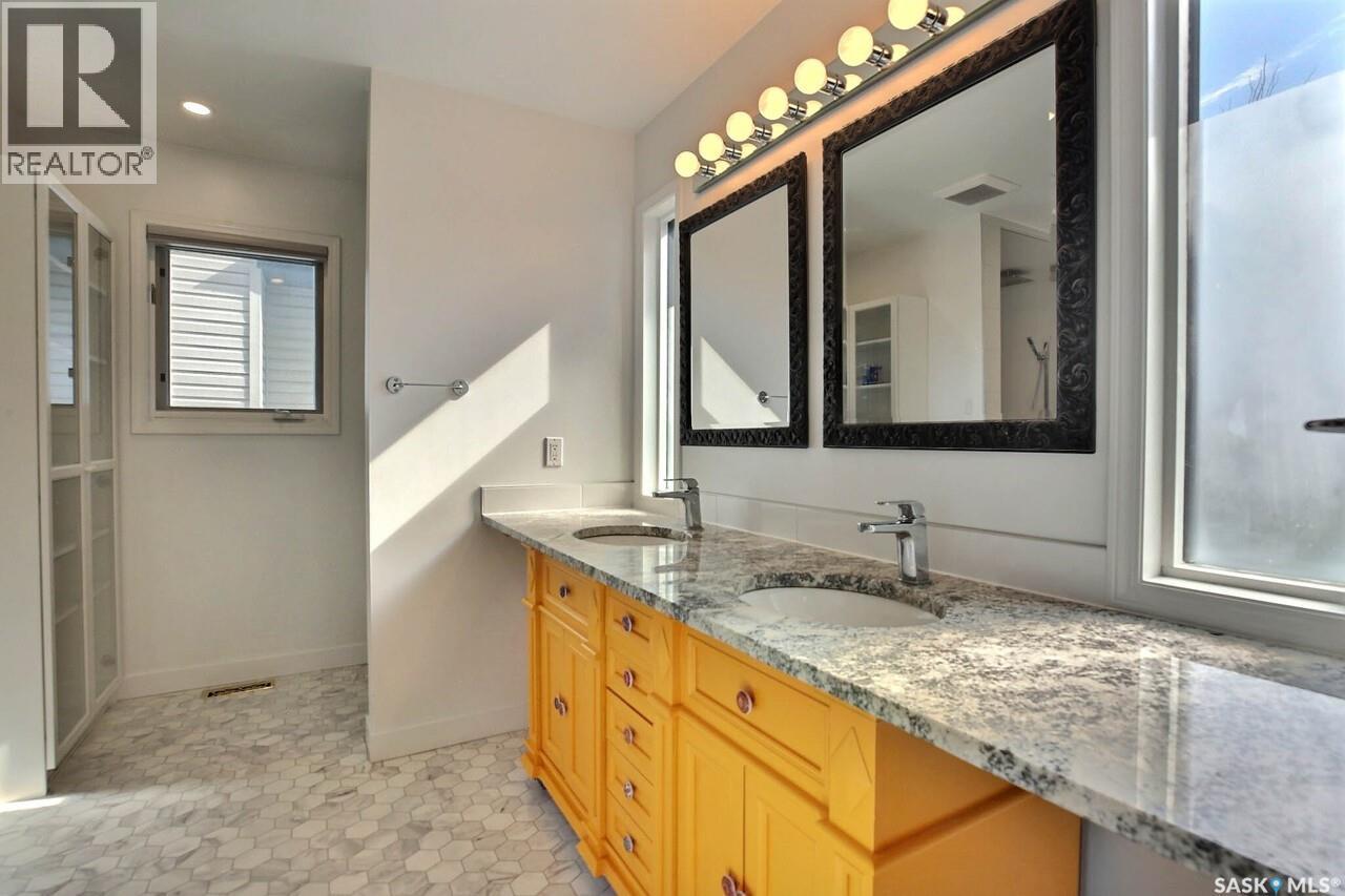 3544 Basswood Grove, Regina, SK - Indoor Photo Showing Bathroom