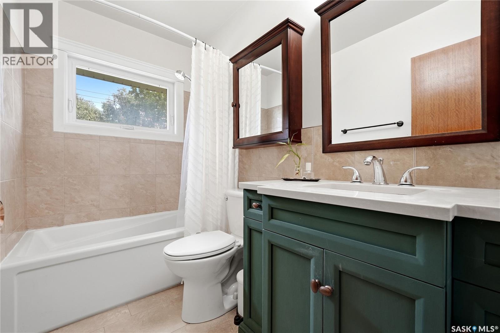 111 Bell Street, Regina, SK - Indoor Photo Showing Bathroom