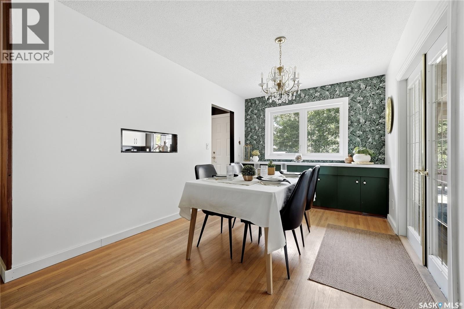 111 Bell Street, Regina, SK - Indoor Photo Showing Dining Room
