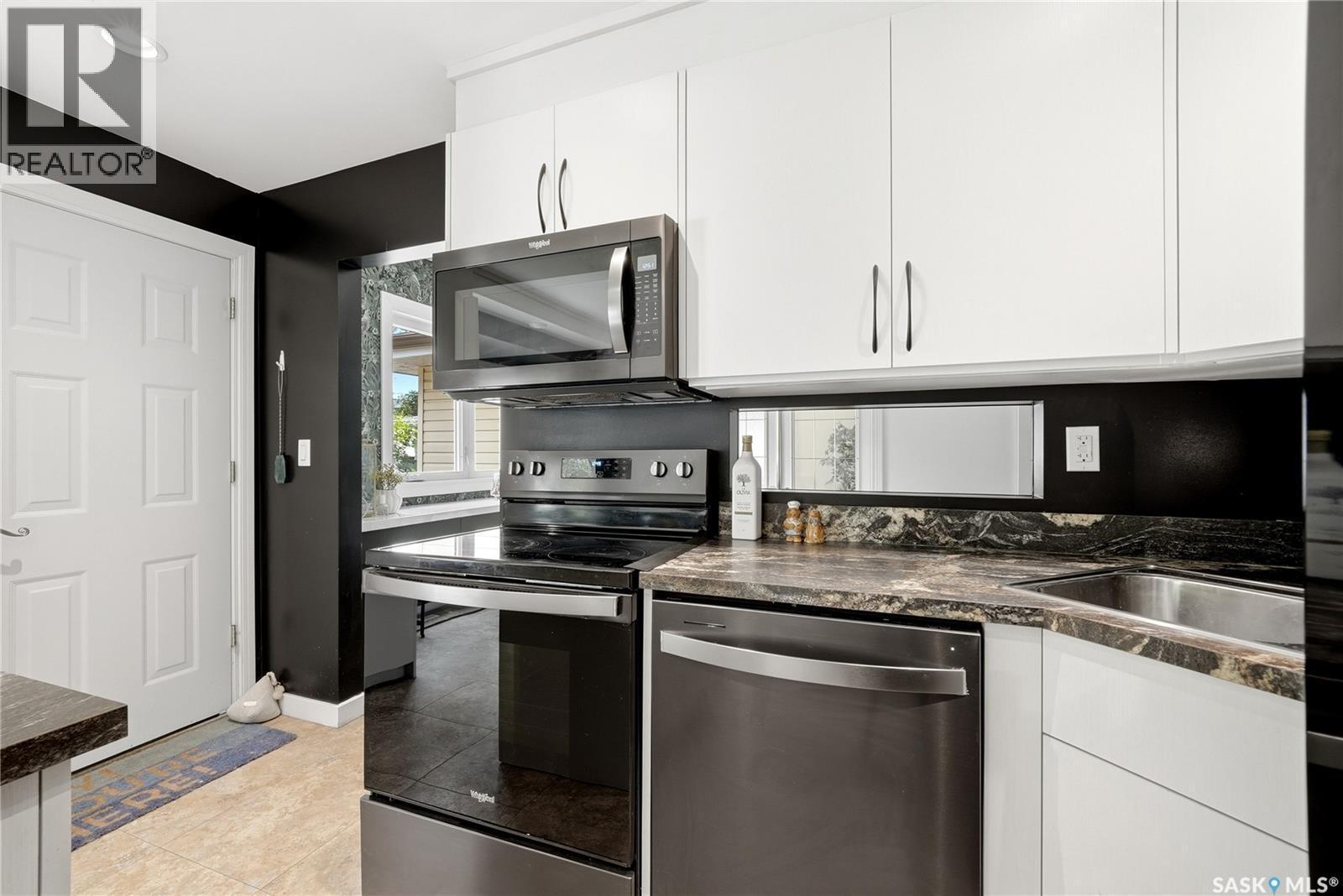 111 Bell Street, Regina, SK - Indoor Photo Showing Kitchen With Double Sink