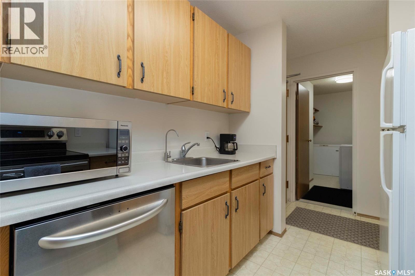 111 425 115Th Street E, Saskatoon, SK - Indoor Photo Showing Kitchen