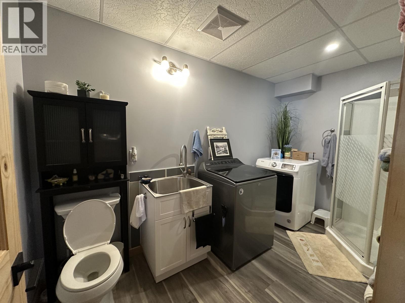 8363 252 Road, Fort St. John, BC - Indoor Photo Showing Laundry Room