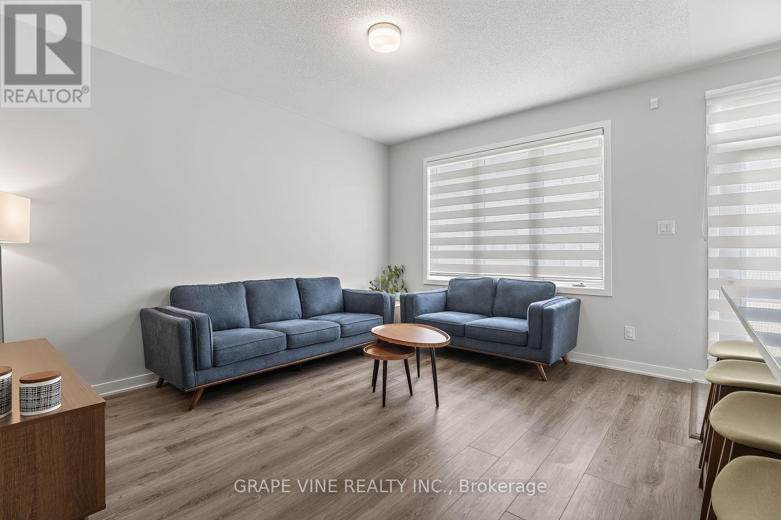 225 Billrian Crescent, Ottawa, ON - Indoor Photo Showing Living Room