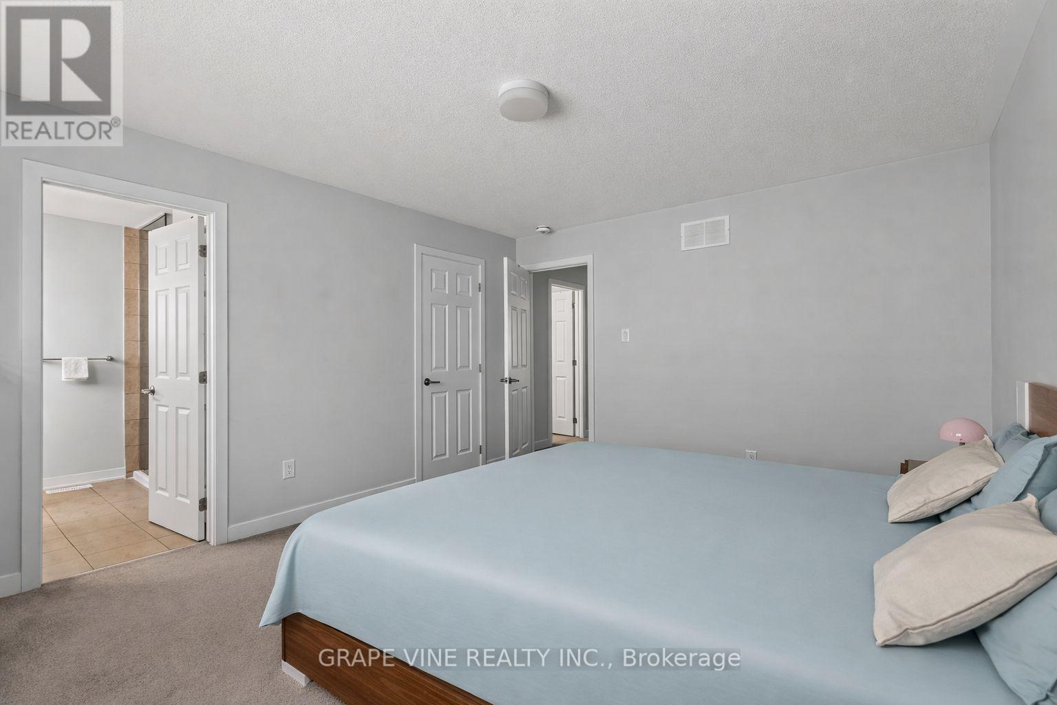 225 Billrian Crescent, Ottawa, ON - Indoor Photo Showing Bedroom