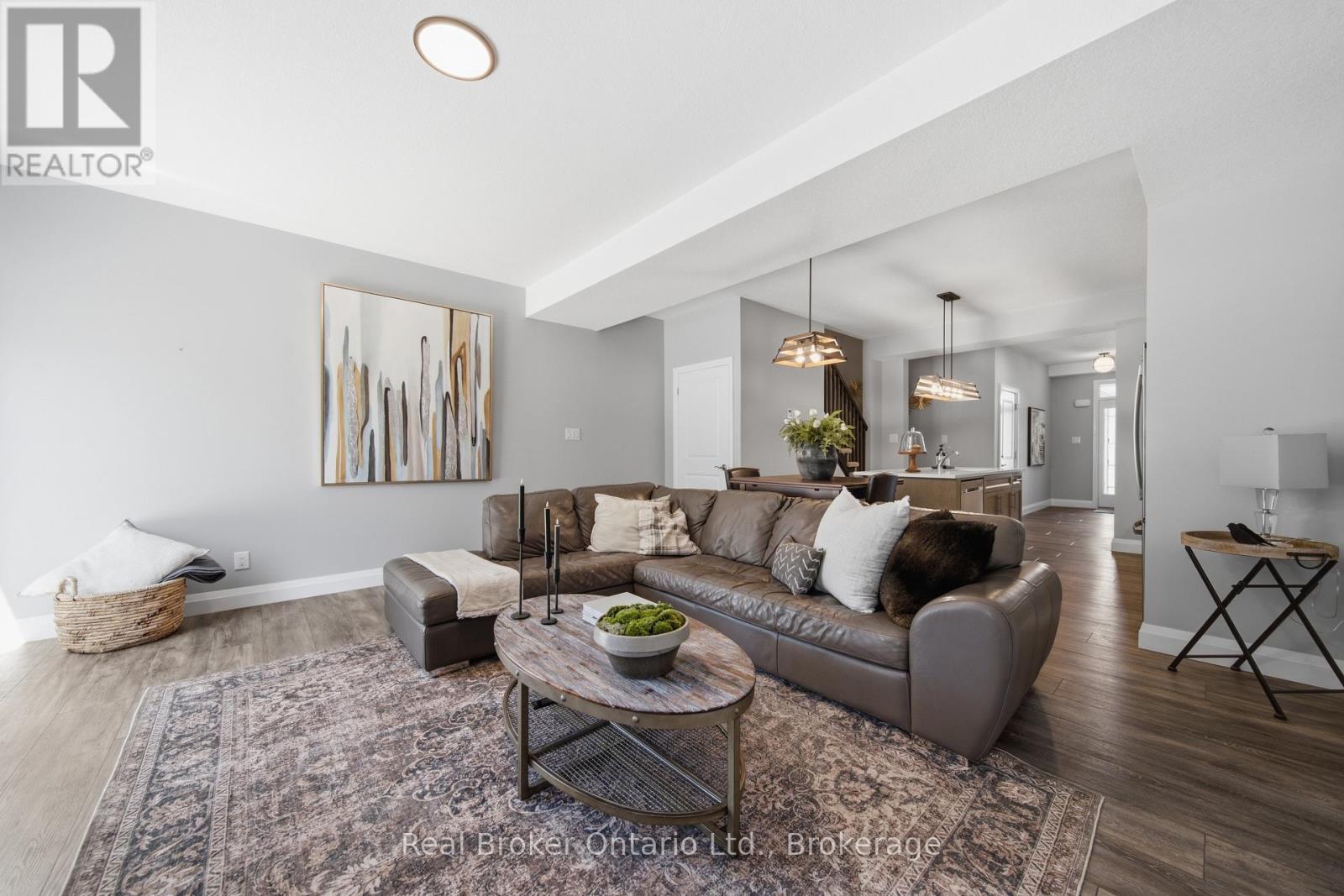 103 Stephenson Way, Minto, ON - Indoor Photo Showing Living Room