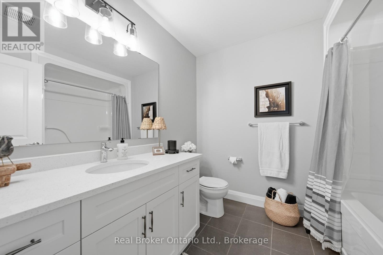 103 Stephenson Way, Minto, ON - Indoor Photo Showing Bathroom