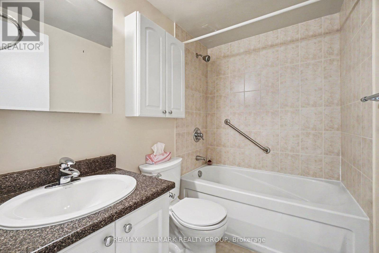 1417 - 2000 Jasmine Crescent, Ottawa, ON - Indoor Photo Showing Bathroom